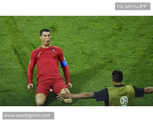 足球明星的独门绝技揭秘：从梅西的过人技巧到C罗的精准射门