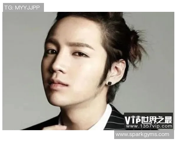 韩国最帅男星与足球明星的完美结合引发粉丝热议